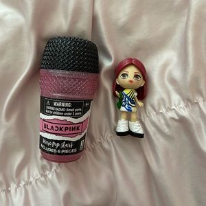 Blackpink micro pop stars Lisa and Rosé